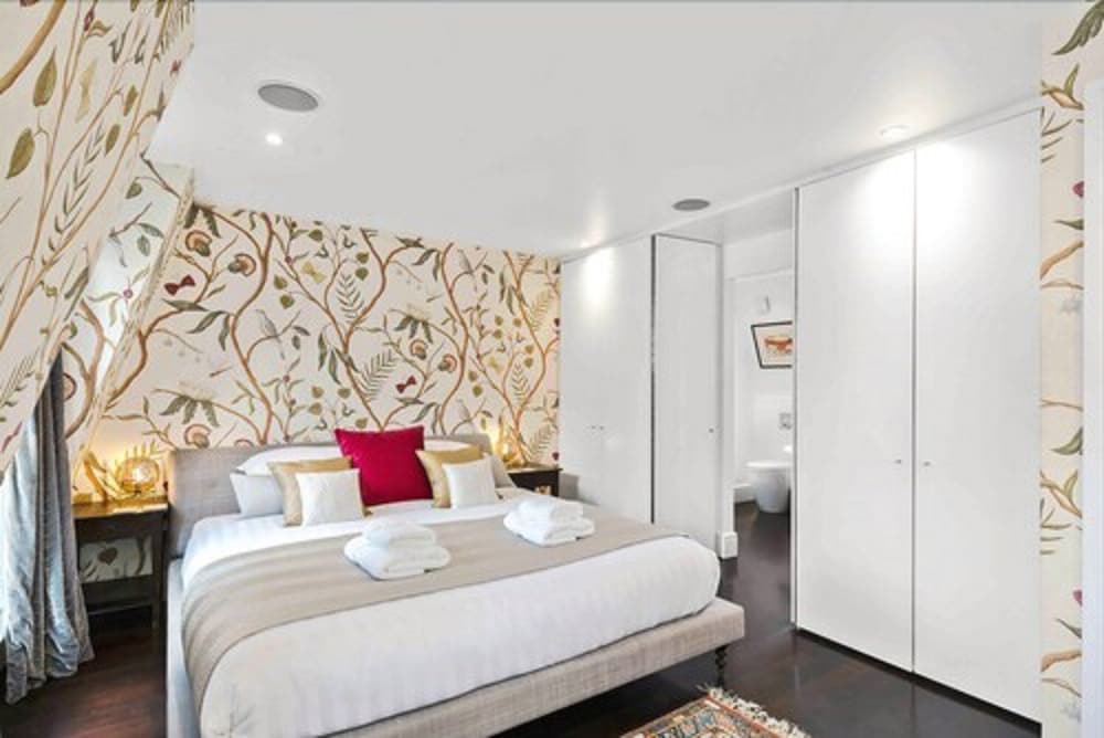 The British Museum Apartment by H House — 4-Star Luxury Hotel in London, United Kingdom