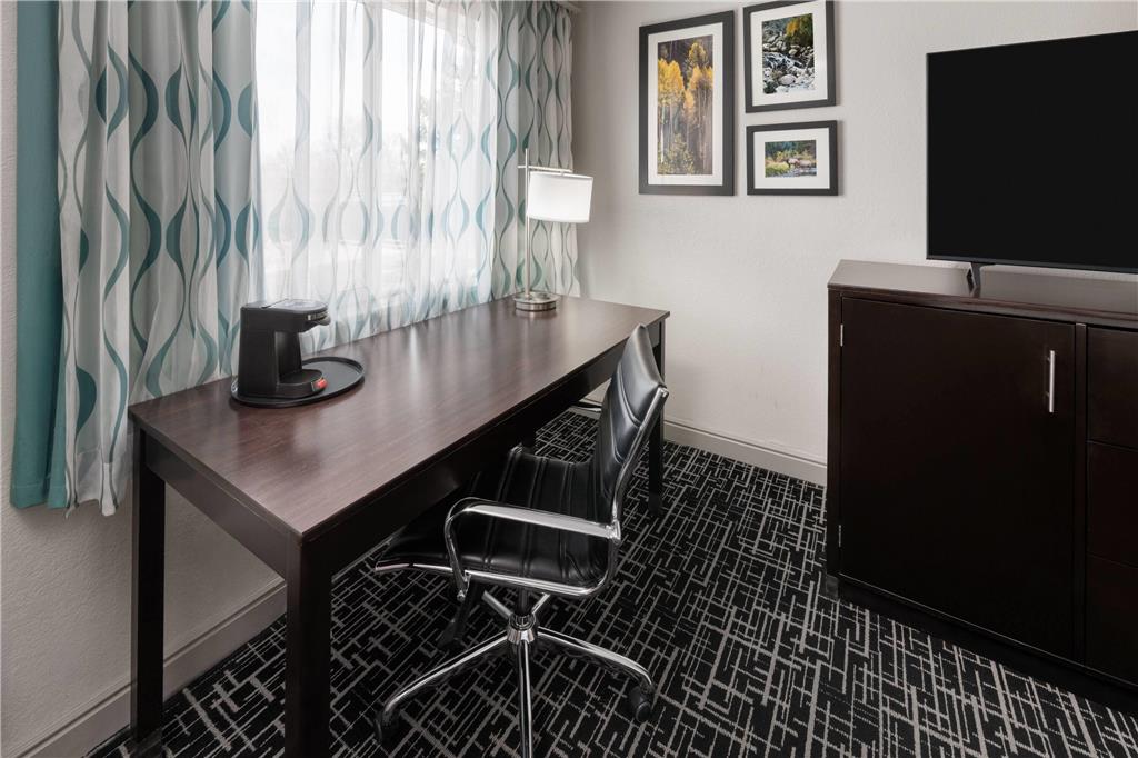 La Quinta Inn by Wyndham Fort Collins - photo 21