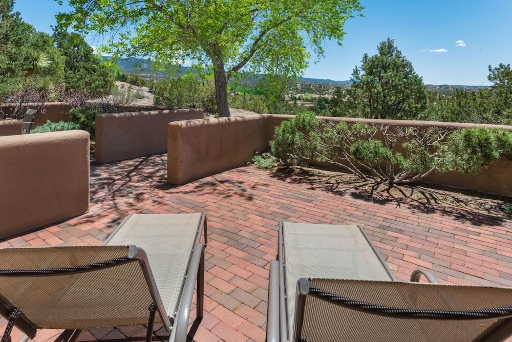 Acoma Majestic Views Near the Santa Fe Opera and Four Seasons in Tesuque - photo 18