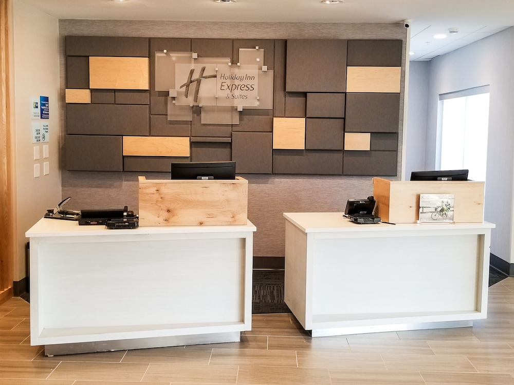 Holiday Inn Express & Suites Charlotte NE University Area by IHG - photo 2