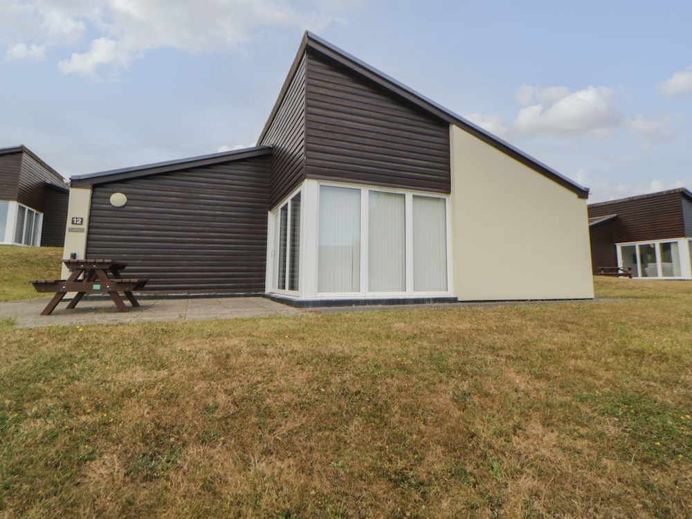 Harcombe House Bungalow 12 — 4-Star Luxury Hotel in Newton Abbot, United Kingdom