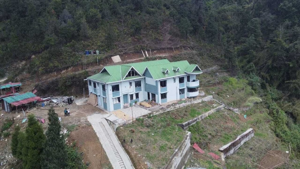 Buddha’s Mirror Mountain Retreat in Kalimpong, India