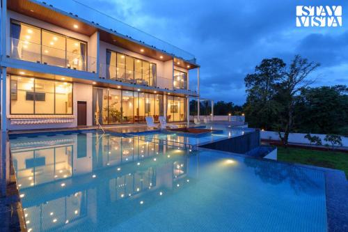Stayvista At Nilaya By The Lake With Infinity Pool — Khopoli