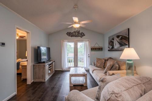 La Isla Bonita by Oak Island Accommodations - photo 9