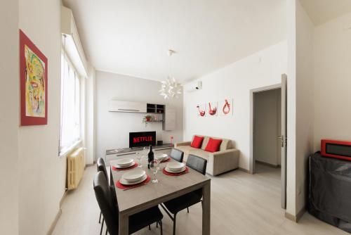 Comfort House vicino Metro M4 Duomo Navigli San Siro — 4-Star Luxury Hotel in Milan, Italy