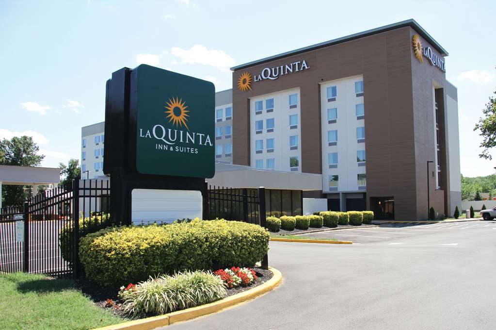 La Quinta Inn & Suites by Wyndham DC Metro Capital Beltway - photo 8