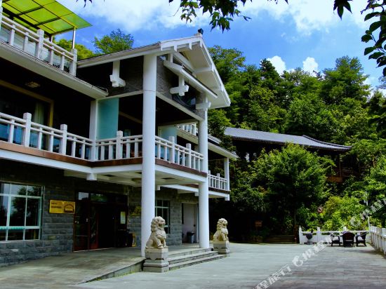 Fangzhuang Hot Spring Mountain Resort — 4-Star Luxury Hotel in Hangzhou, People's Republic of China