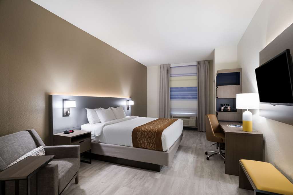 Comfort Inn & Suites Victoria North - photo 10