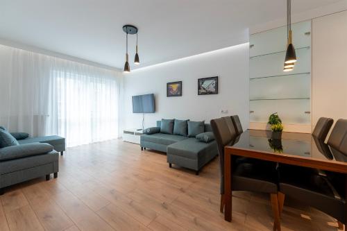 Very Stylish&Secure Penthouse Free Parking — 4-Star Luxury Hotel in Lodz, Poland