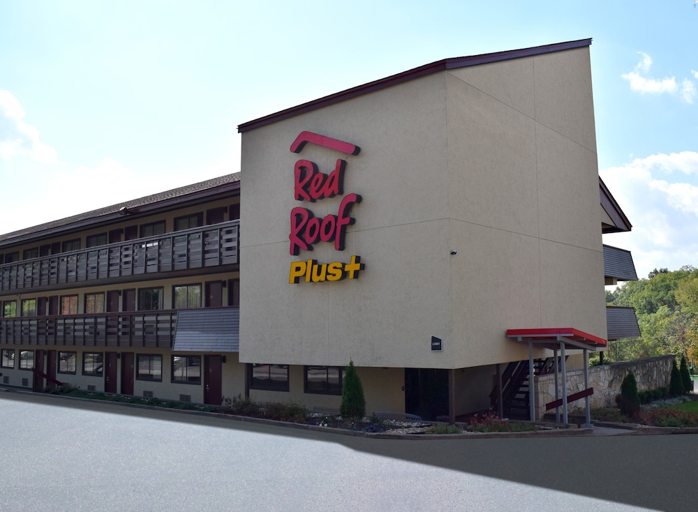 Red Roof Inn PLUS Pittsburgh East Monroeville - featured photo