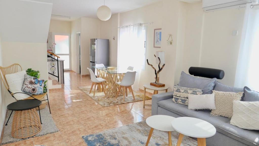 Melanos Residence 2 bdrm townhouse with private pool — 4-Star Luxury Hotel in Chlorakas, Cyprus