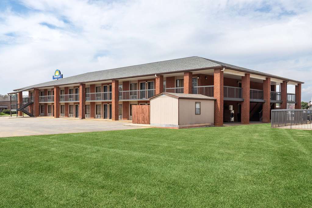 Days Inn by Wyndham Childersburg Sylacauga - photo 9