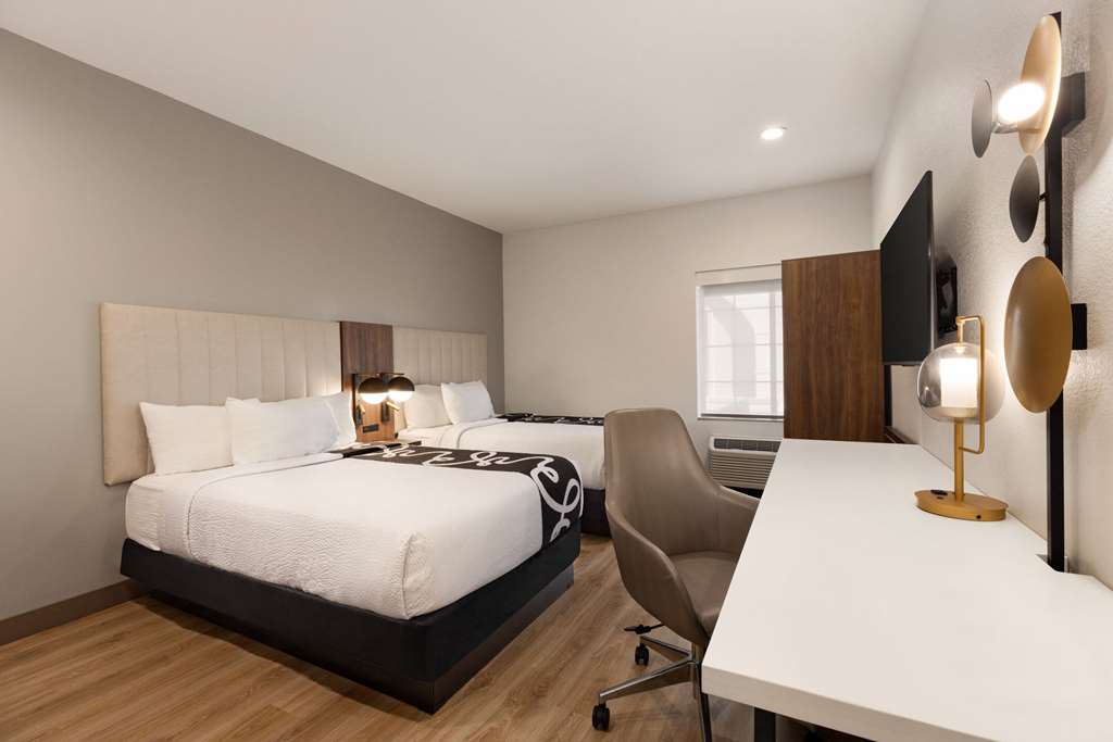 La Quinta Inn & Suites by Wyndham Port Arthur - photo 26