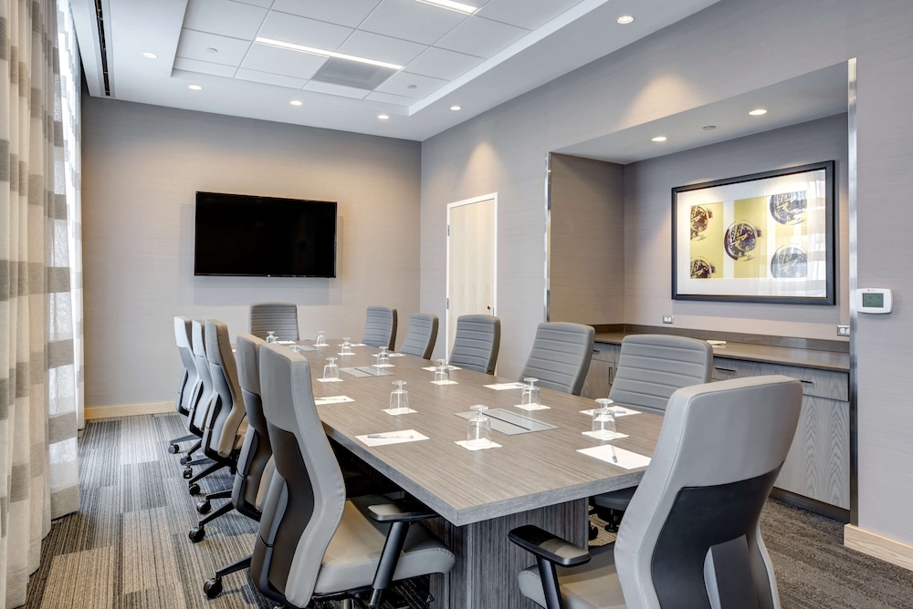 Hampton Inn & Suites Boston Waltham - photo 37