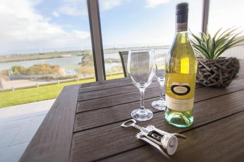Serenity and sweeping Murray River views — Tailem Bend — photo 3