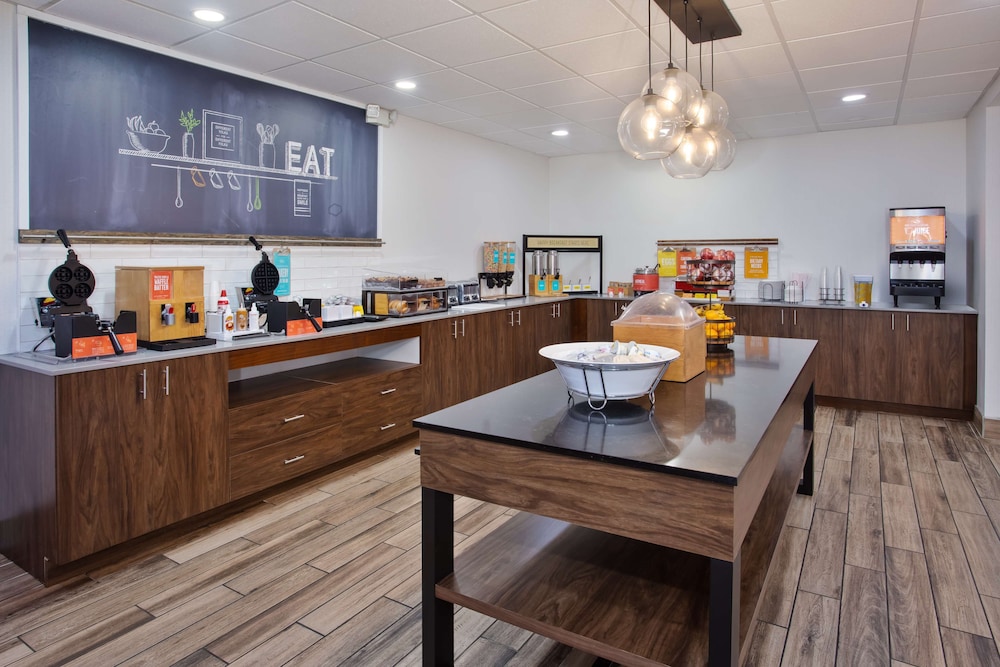 Hampton Inn & Suites Tampa East - photo 34