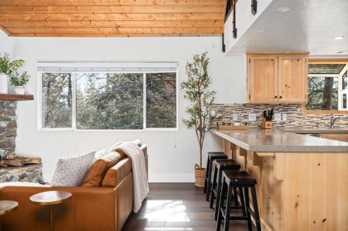 Cozy Yosemite Family Retreat 13mi to South Gate in Oakhurst, United States