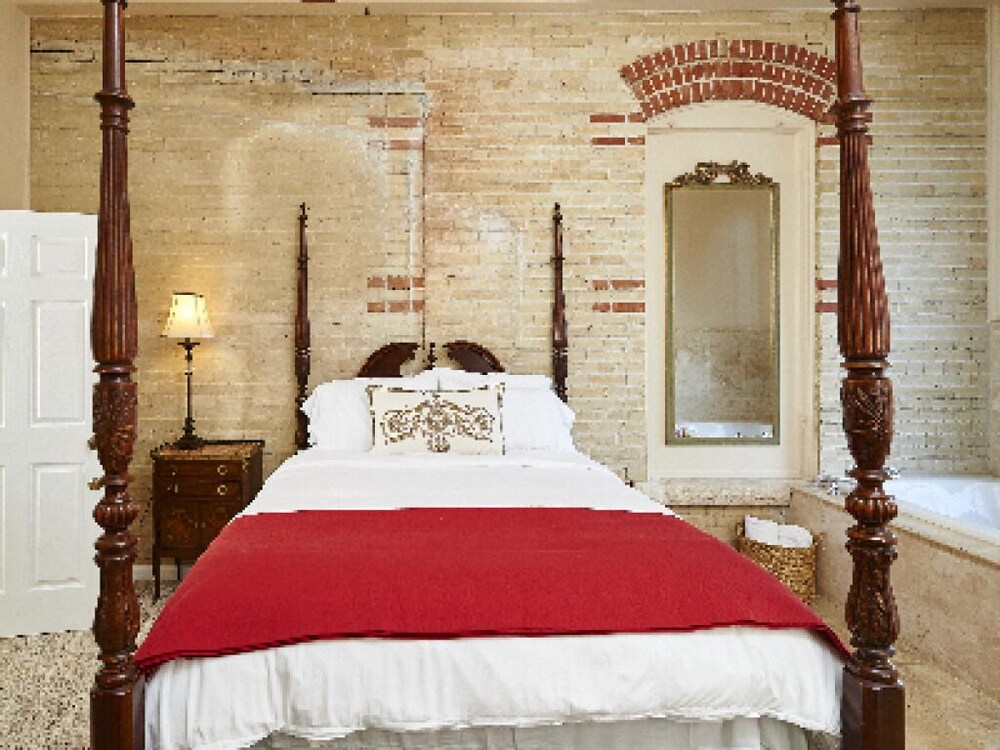 The Olivia Mansion — hotel in Seguin