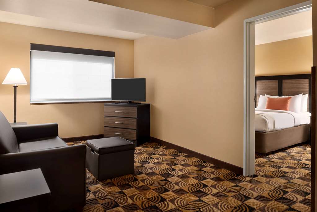 Hawthorn Extended Stay by Wyndham Milwaukee Airport - photo 14