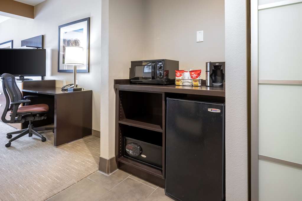Best Western Premier Bryan College Station - photo 17
