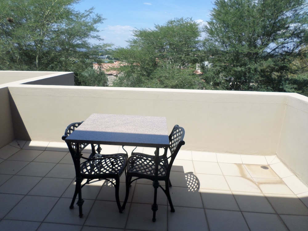 The Links Corporate Guest House — 5-Star Luxury Hotel in Pretoria, South Africa