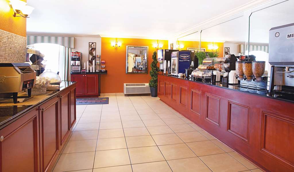 La Quinta Inn by Wyndham Orlando International Drive North - photo 50
