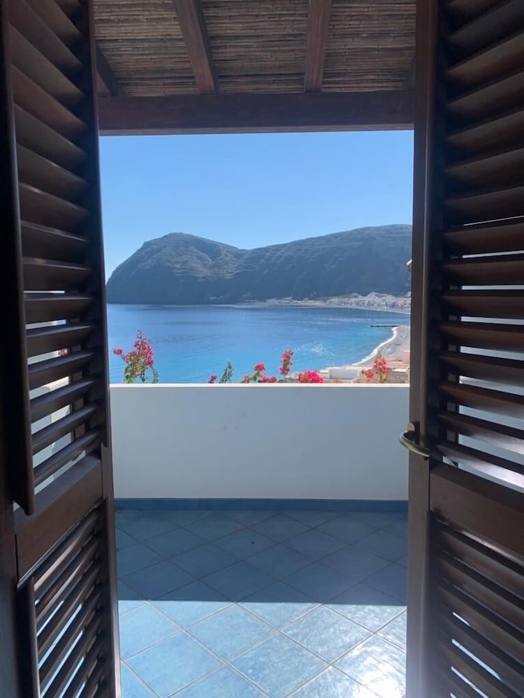 Oltremare — 4-Star Luxury Hotel in Lipari, Italy