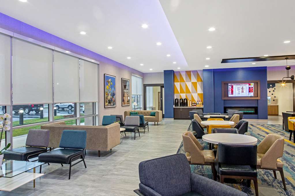 La Quinta Inn & Suites by Wyndham Miramar Beach Destin - photo 6