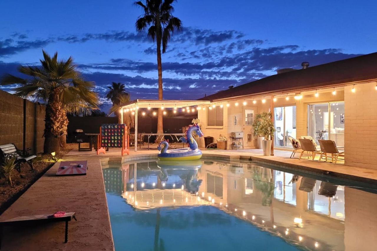 Glendale Getaway Parkwest Pool Glendale GetAway Pool Stadium Westgate King Bed in Glendale, United States