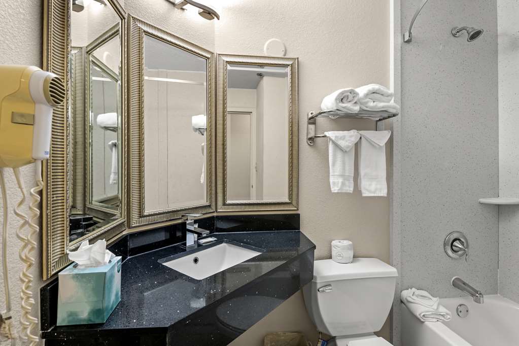 Red Lion Hotel Charlotte - photo 40