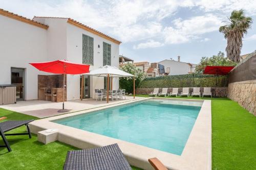 Villa Varadero Portocolom — 4-Star Luxury Hotel in Portocolom, Spain