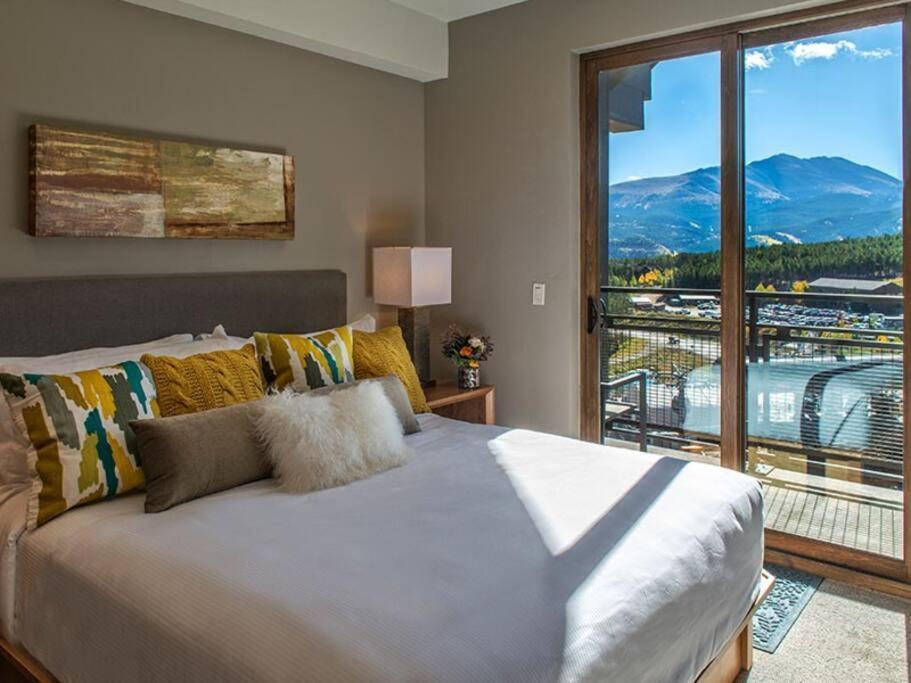 Grand Colorado on Peak 8 Suite Ski in out - featured photo