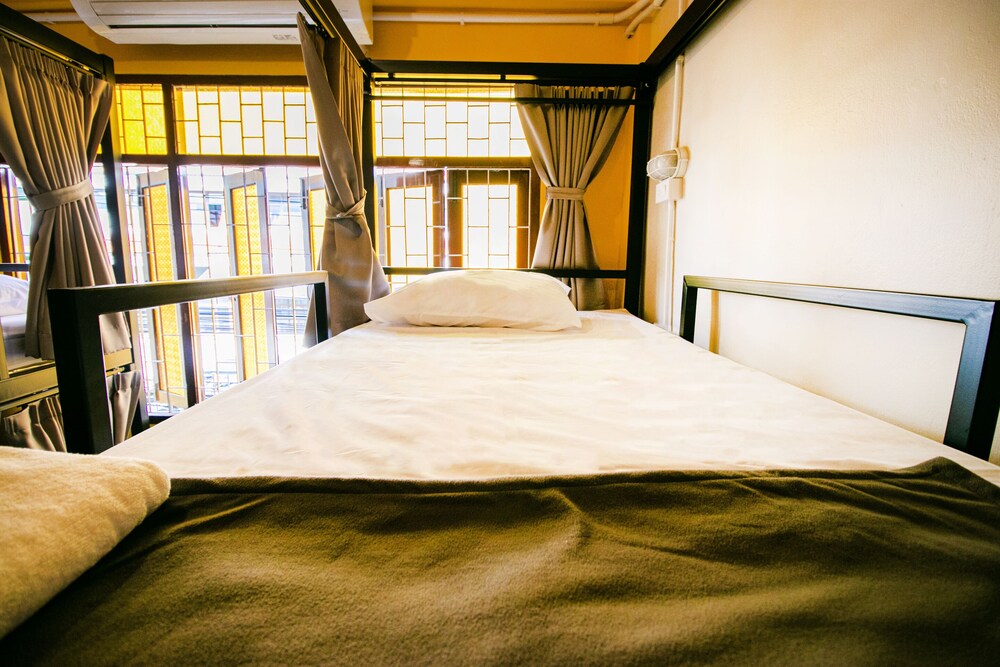 OYO Sleep Soundly Hostel Adults Only