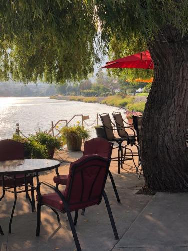 Sun Beach Motel in Osoyoos, Canada