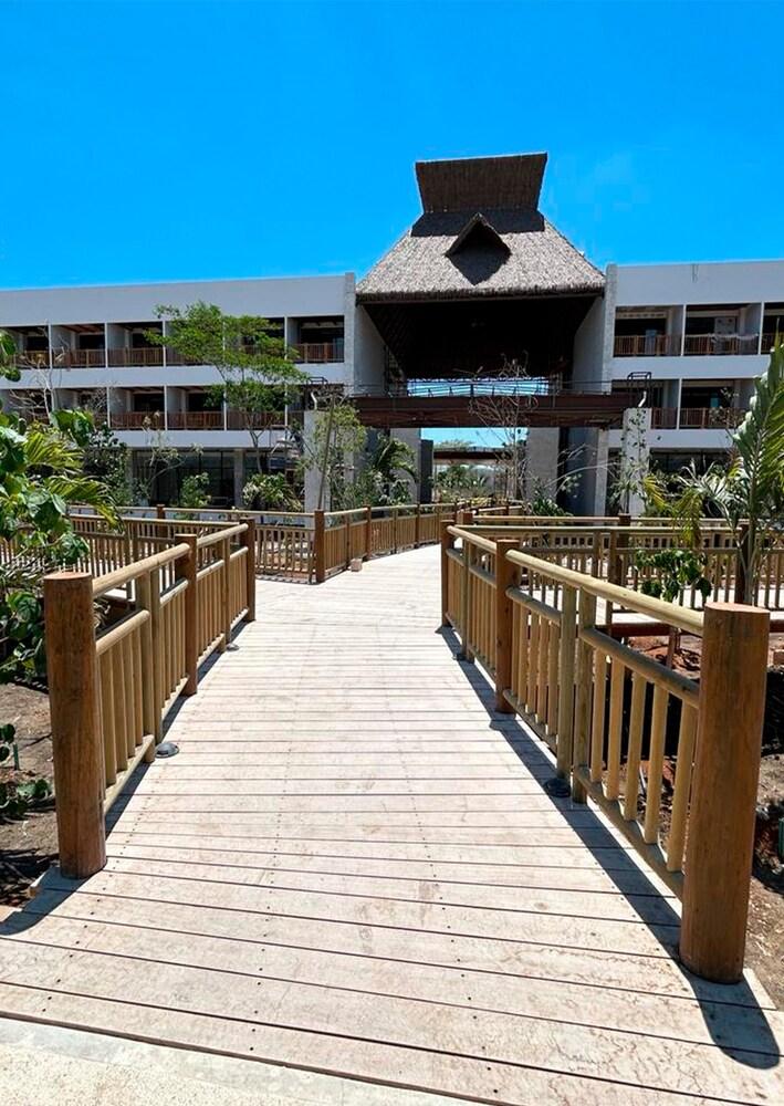 Hotel Mundo Maya Edzná