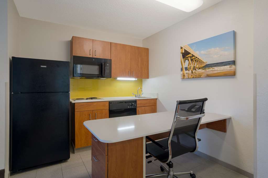 MainStay Suites Wilmington University Area - photo 16