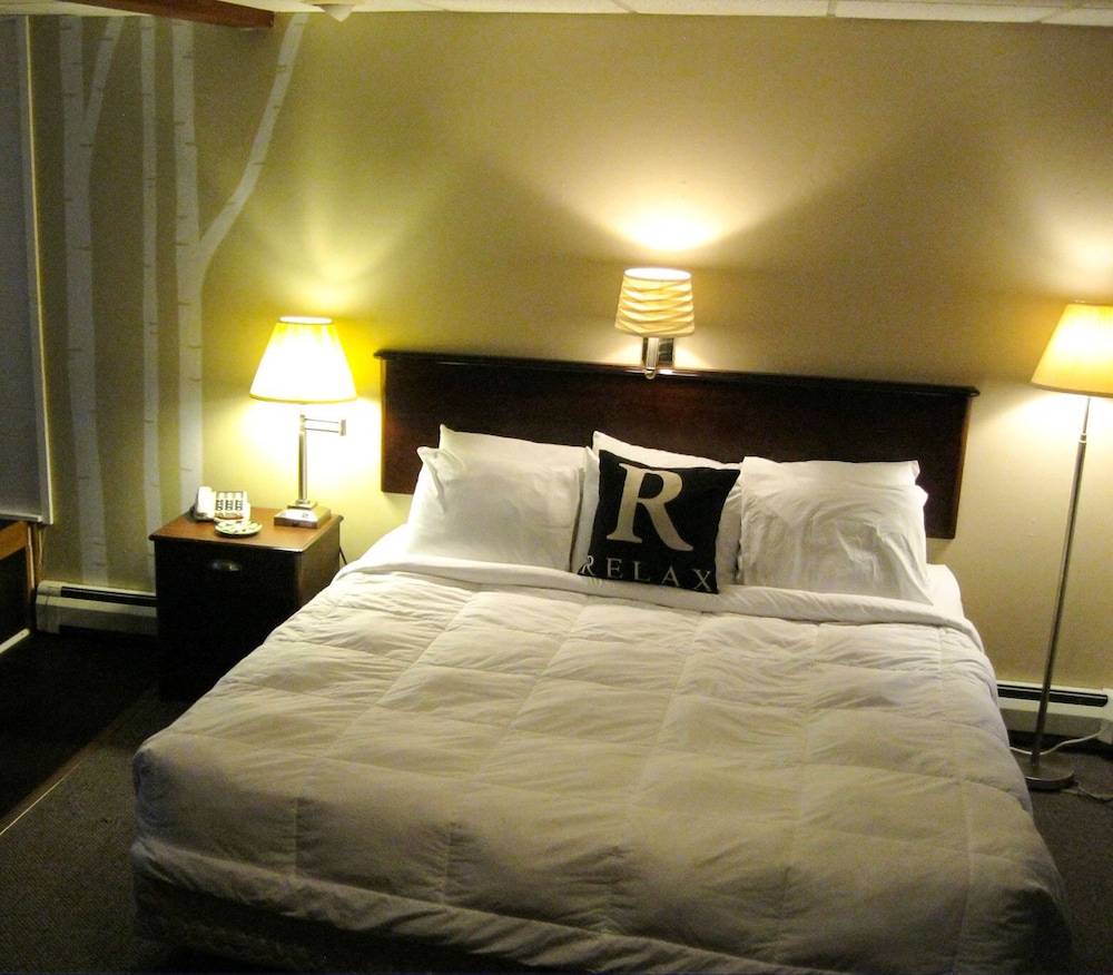 Cedar Hill Lodge - photo 8