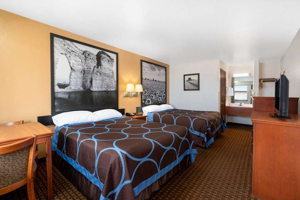 Super 8 by Wyndham Goodland - photo 8