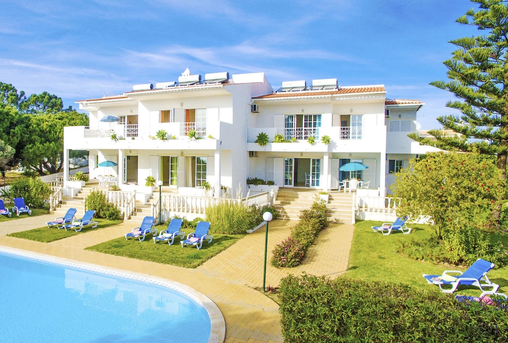 Apartamento Bella Vista 5 — 4-Star Luxury Hotel in Albufeira, Portugal