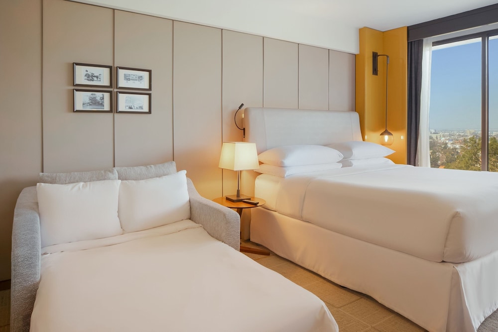 Sheraton Universal Hotel - photo 37