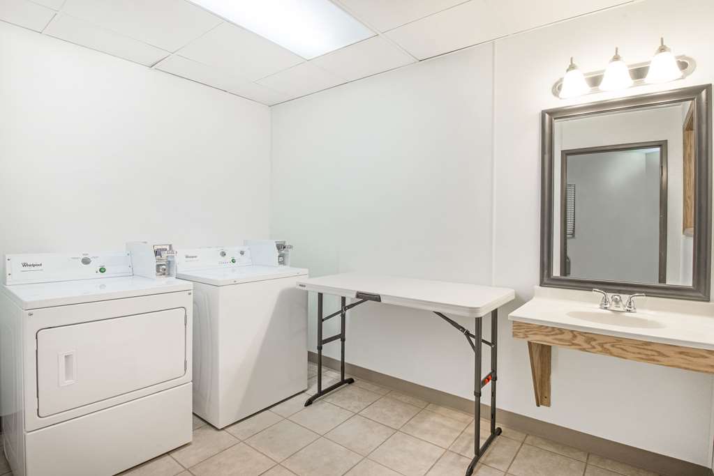 Super 8 by Wyndham Grove City - photo 36