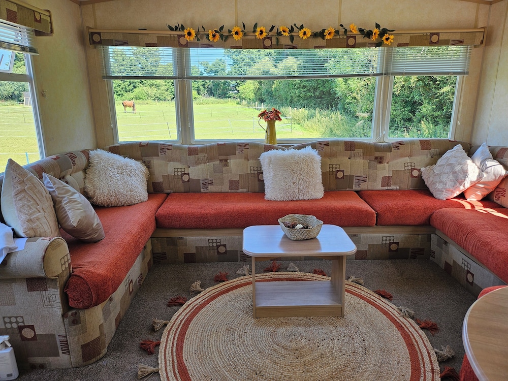 Equestrian Retreat Sleeps 6 & Bbq in Mablethorpe, United Kingdom