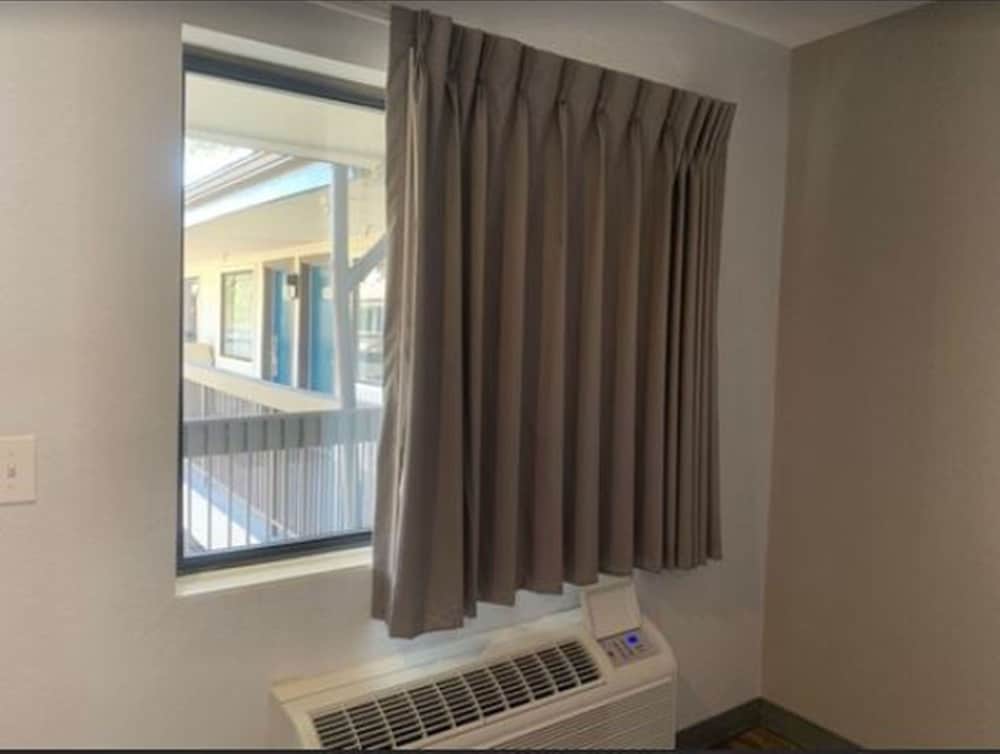 Motel 6 Santa Ana CA - photo 3