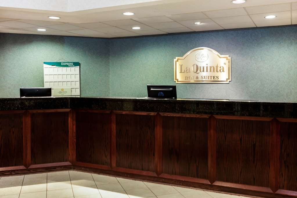 La Quinta Inn & Suites by Wyndham Milwaukee SW New Berlin - photo 5