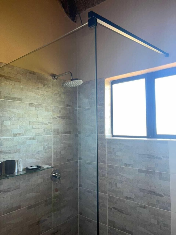 Ikhutse Guest House — Kanye — photo 5