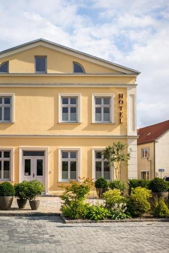 Hotel Restaurant Nudel Oper — hotel in Gnoien