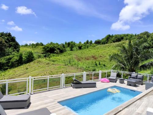 Azur bas de villa piscine vue mer — 4-Star Luxury Hotel in La Trinite, Martinique