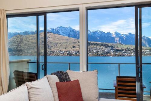 Absolute Lakeside — 4-Star Luxury Hotel in Queenstown, New Zealand