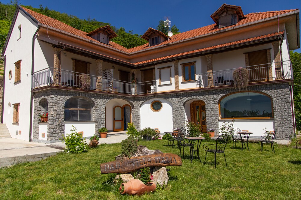 Villa Italia — 4-Star Luxury Hotel in Agerola, Italy