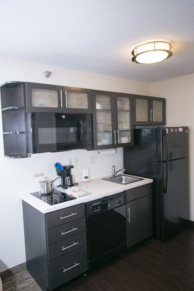Candlewood Suites Fargo N. Dakota State University by IHG - photo 37